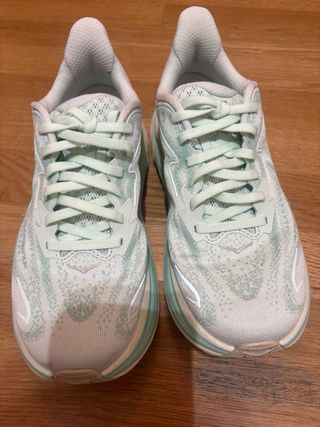 Hoka Clifton 10 Talla 38 solo 7km de uso