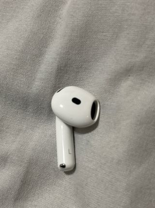 Airpods 4 Blancos sin caja de carga.