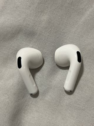 Airpods 4 Blancos sin caja de carga.