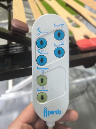 Cama con elevador geriátrico Pardo.