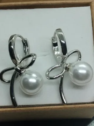 Pendientes de Lazo y Perlas en  Plata
