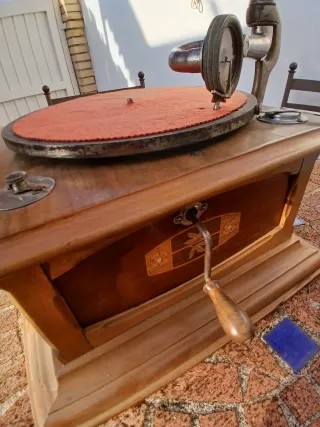 Gramofono de Trompa Gran tamaño GERMANIA