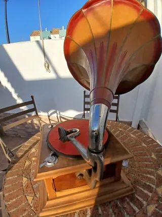 Gramofono de Trompa Gran tamaño GERMANIA