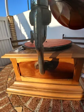 Gramofono de Trompa Gran tamaño GERMANIA