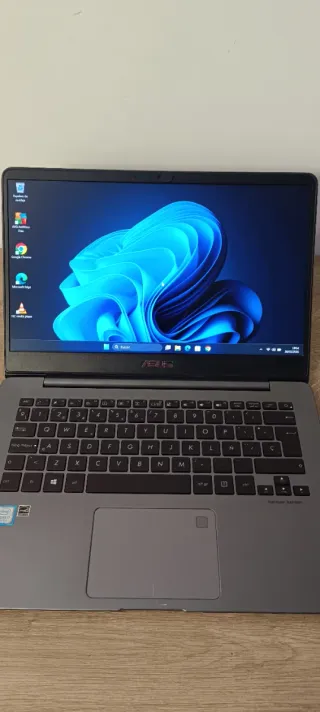Portátil Asus ZenBook Core i7 512GB batería nueva