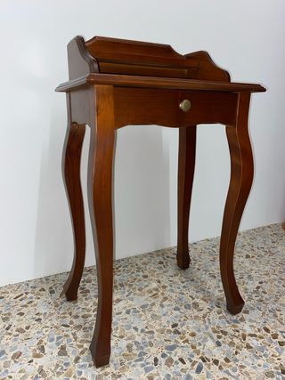 Mesita auxiliar clásica de madera maciza con cajón