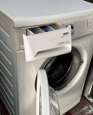 LAVADORA ZANISSI 6 KILOS EN BLANCO