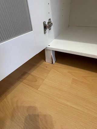 Armario Ikea puertas cristal y barra