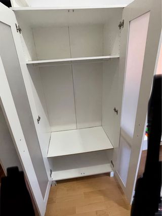 Armario Ikea puertas cristal y barra