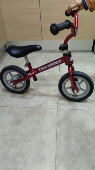 Bicicleta sin pedales Chicco Roja