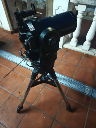 Telescopio Meade con trípode