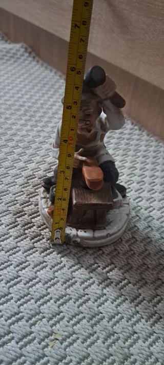 Figura zapatero cerámica y madera