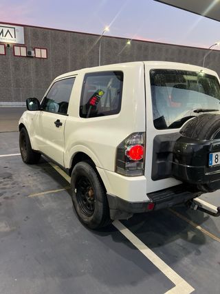 Mitsubishi Montero 2011