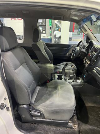 Mitsubishi Montero 2011