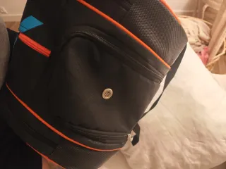 Paletero Bullpadel Avantline Negro/Naranja