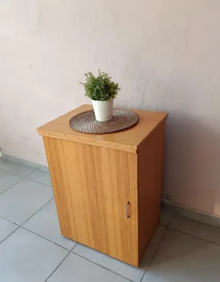 Mueble, rueda, pedal máquina coser vintage años 70