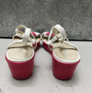 Sandalias Geox blancas y rosas