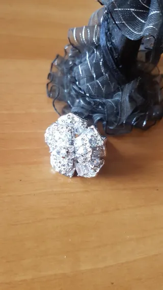 Anello fiore con strass