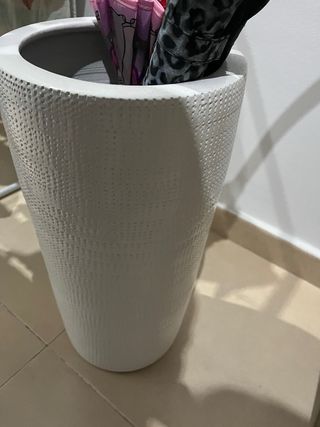 Paragüero de cerámica blanco