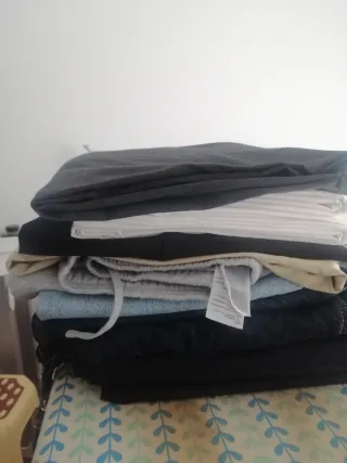 Lote de pantalones grises y negros