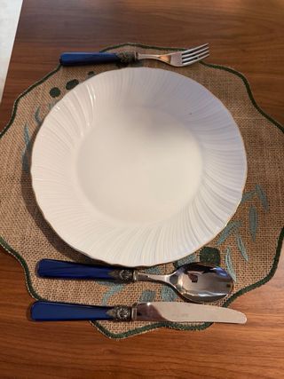 Vajilla porcelana relieve filo dorado