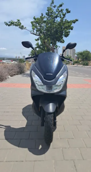 Honda PCX 125cc Negra