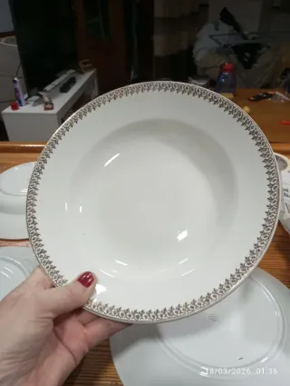 Platós de porcelana  , antigua vintage,con cuños q