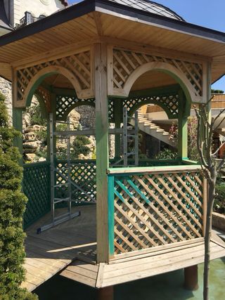 Pintura y restauración elementos de jardín