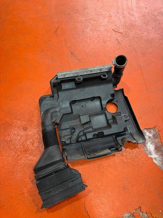 Tapa motor y admisión Volkswagen golf