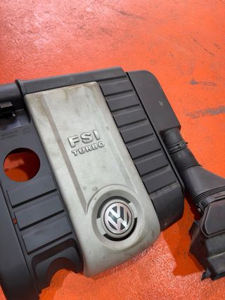 Tapa motor y admisión Volkswagen golf