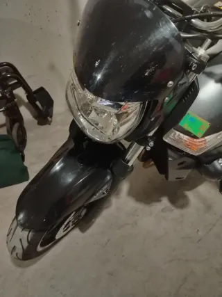 Suzuki GSR 600cc Moto Negra