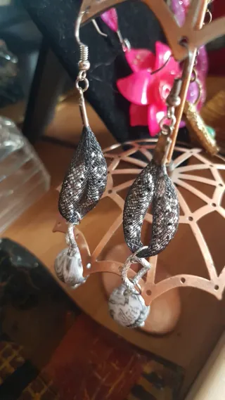 Collane e orecchini Bijoux vetrina