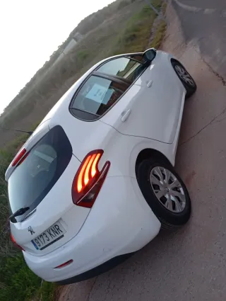 Peugeot 208 2018