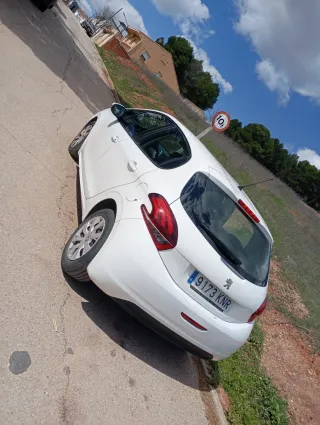 Peugeot 208 2018