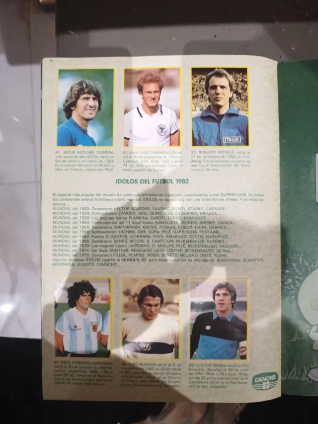 Álbum Fútbol en Acción Danone 82 Cromos