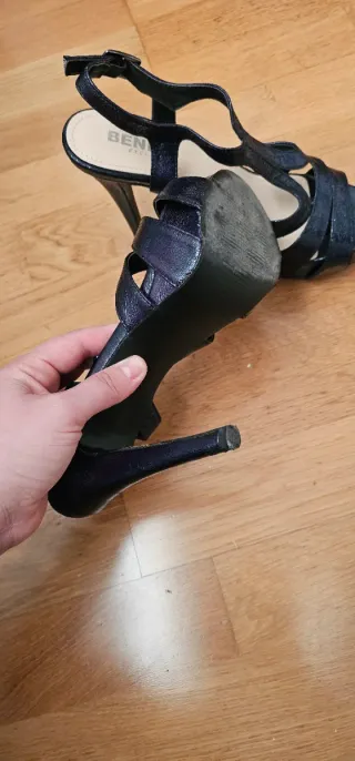 Sandalias de tacón azul plateado