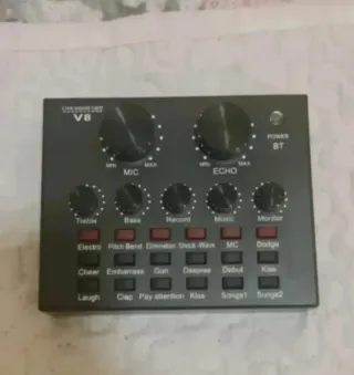 Scheda Audio/Mixer V8 USB Esterna + Cavi