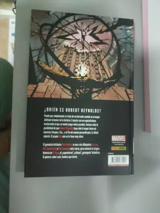 Pack Marvel Deluxe Logan + Vigía cómics