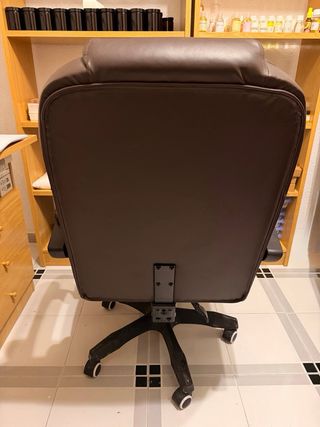 Silla de oficina marrón
