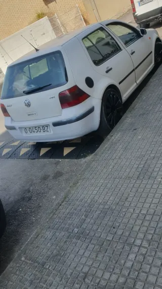 Volkswagen Golf 2003