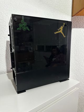 Caja PC Mars Gaming Negra y Dorada