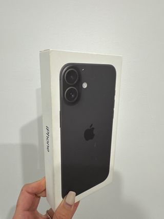 Caja iPhone 16 Plus Negro
