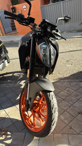 KTM Duke 125 2021 Negra Naranja