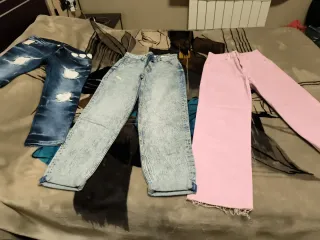Pantalones vaqueros y rosas
