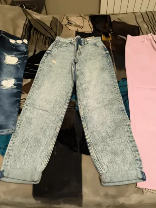 Pantalones vaqueros y rosas