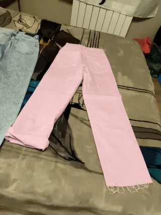 Pantalones vaqueros y rosas