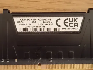 2x 8GB RAM Corsair Vengeance LPX DDR4 2400MHz