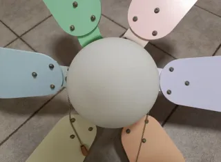 Ventilador de techo multicolor