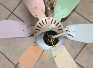 Ventilador de techo multicolor