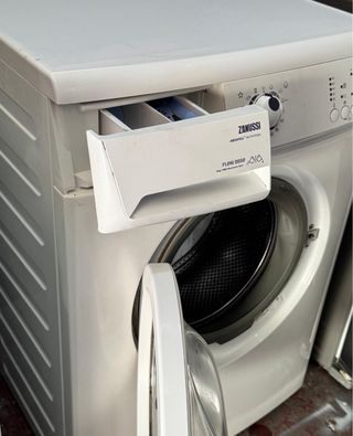 LAVADORA ZANUSSI DE 6 KILOS DE 1000RPM